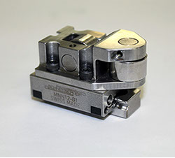 Réparation de porte outils et unité de taillage pour tour CN, tour multibroches, centre d'usinage et machine outils.